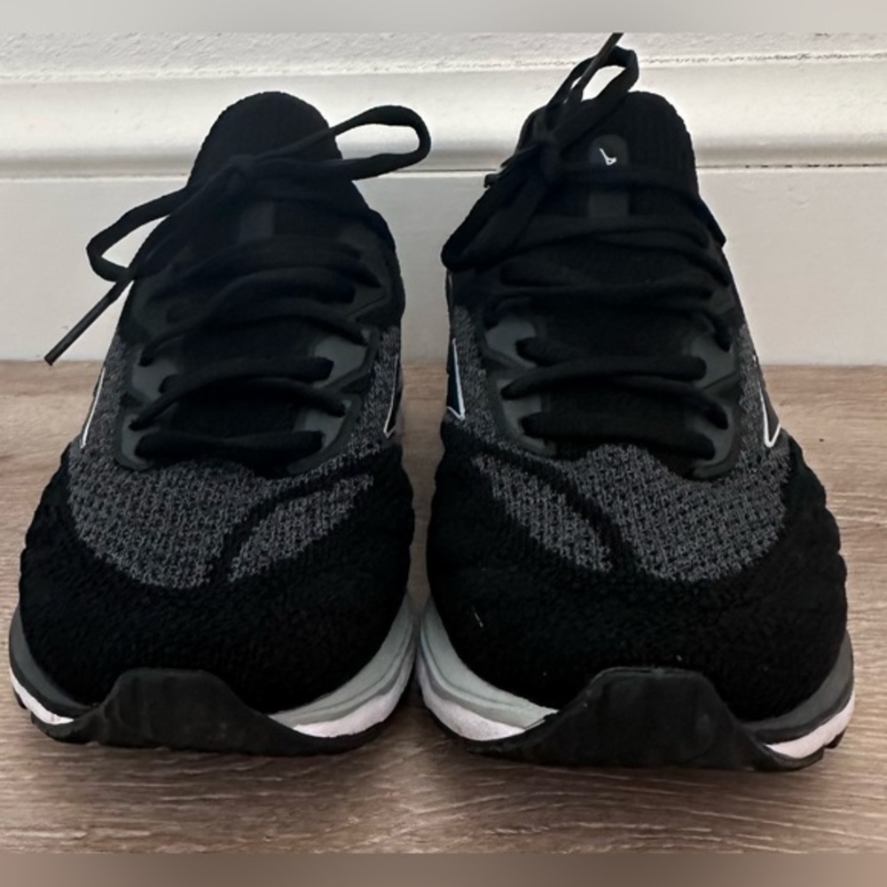 Mizuno Wave Mirari 4 Shoes Size W 10 Like New! See pictures. Hardly wore! - Picture 2 of 8